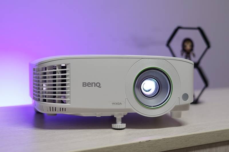 BenQ LU710 WUXGA Projector